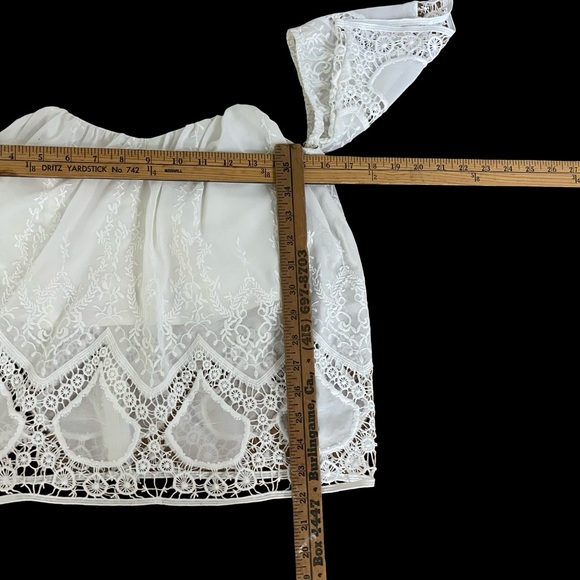 Lucy Paris White Lace Off-the-Shoulder Bustier Top Women’s Size S Eyelet Coastal - Picture 10 of 10